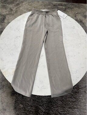 NWT! lululemon Softstreme High- Rise Pant *Short* - Size 2